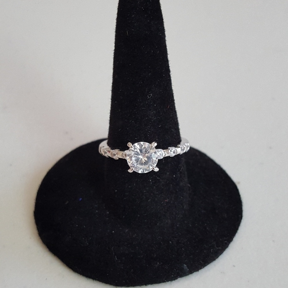 🆕 CZ & Sterling Silver 3/4 Carat‎ Ring